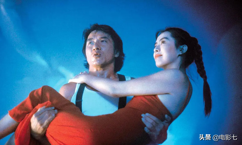 请来三大女神，东拼西凑笑料，这部经典喜剧，删减5分钟才上映