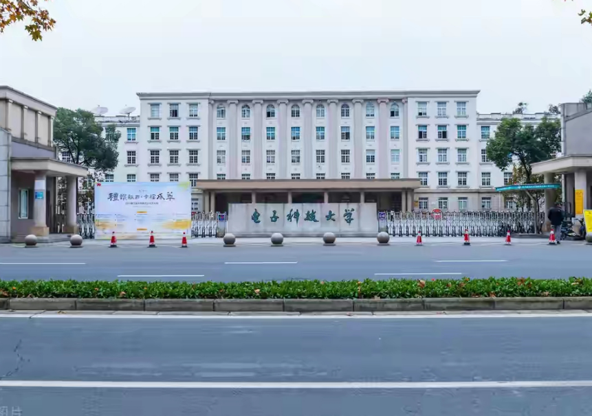 “清华”不敌“西电”？大二清华生转学去西电，看到专业网友秒懂