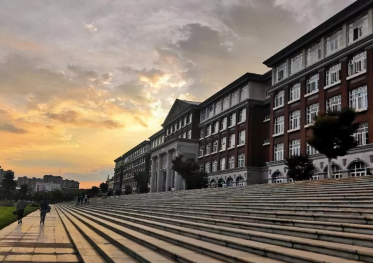 2021“双非”大学排名，深大无缘榜首，被S9联盟之首黑马院校反超