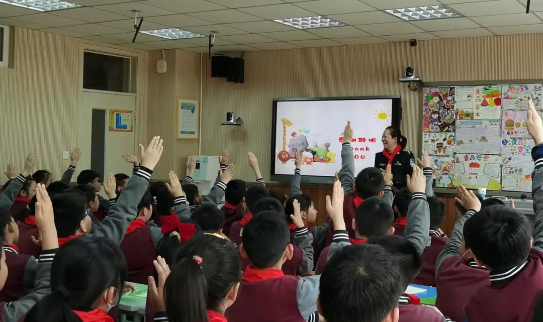 西安警方送“环食药”安全知识进校园 学生们争当小小宣传员