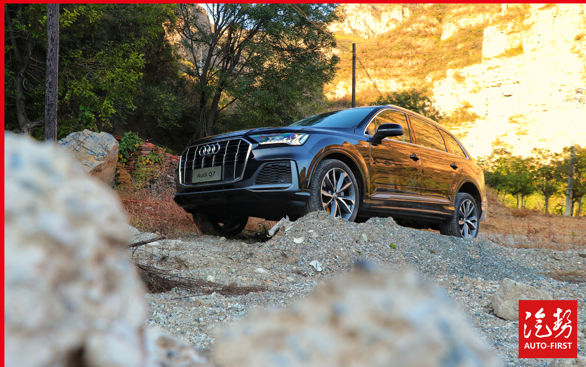 为年轻而生的百万级SUV——试驾奥迪Q7