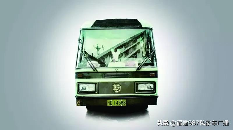 老照片讲故事 </p><p>　　 1990年第一辆金龙车