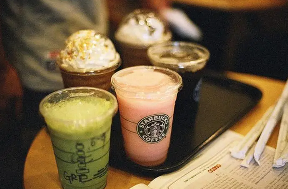 星巴克不止有星杯和杯袋，还有「星享卡和星礼卡」