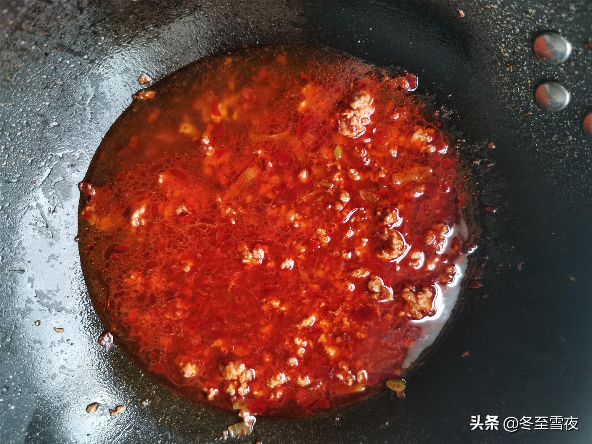 一块豆腐，一块猪肉，教你做家常麻辣豆腐，麻辣鲜香，特别下饭