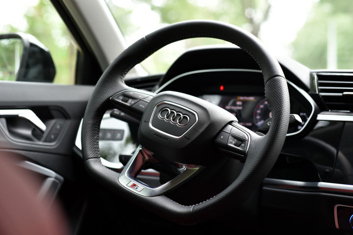 奥迪Q3 Sportback D挡是现实陪伴，S挡是自我释放