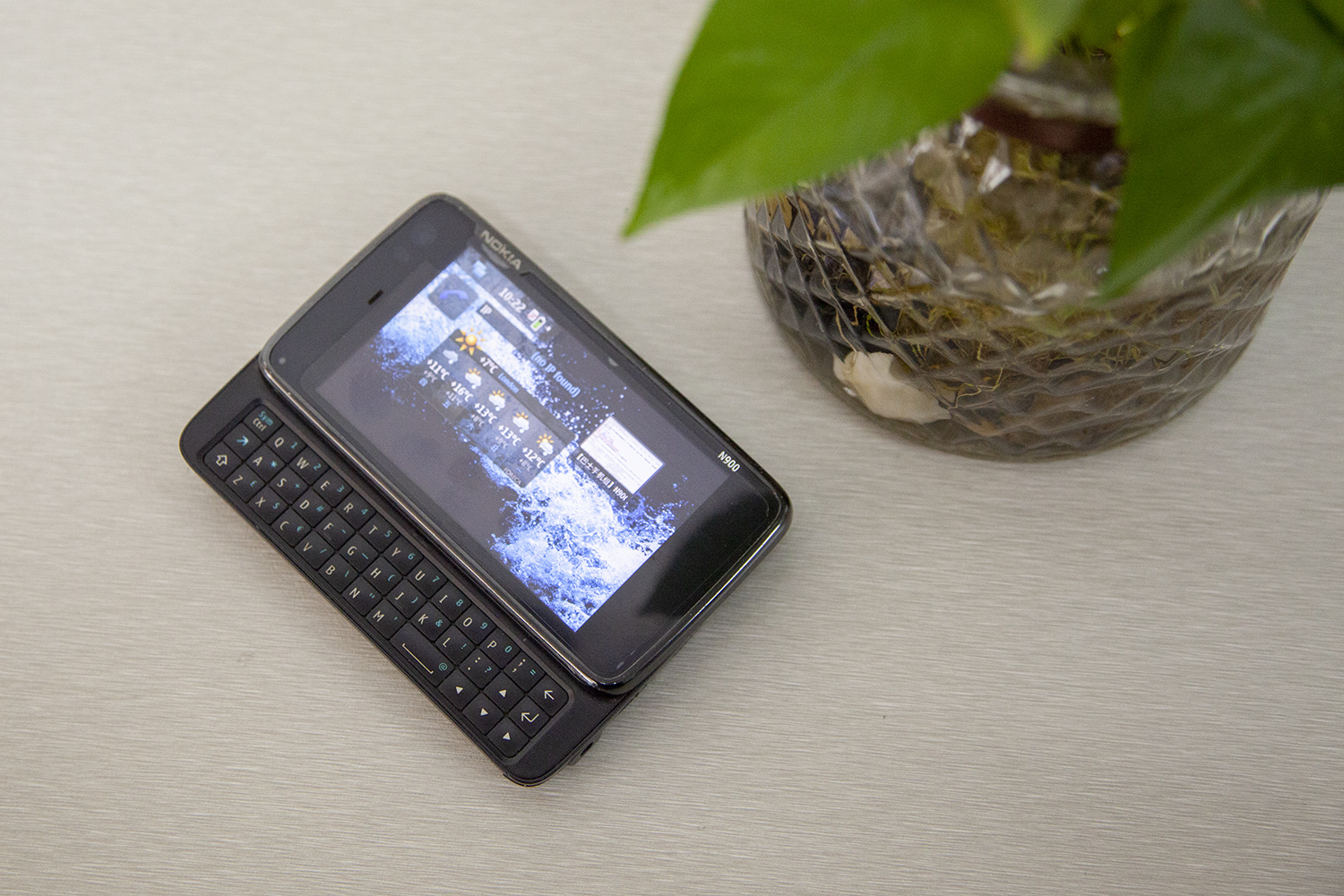 「经典手机回顾」Nokia N900：最后的Maemo系统手机