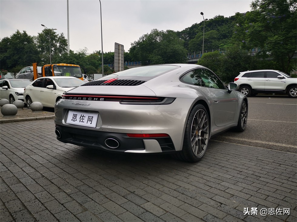 运动实用样样精通的豪华跑车 保时捷 911Carrera S