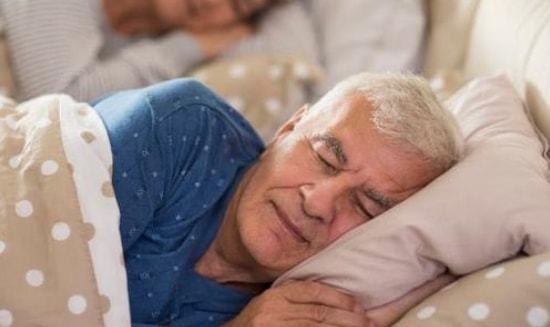 人到老年凌晨3、4點會早醒？ 提醒：想要睡得香，或可試試這3招