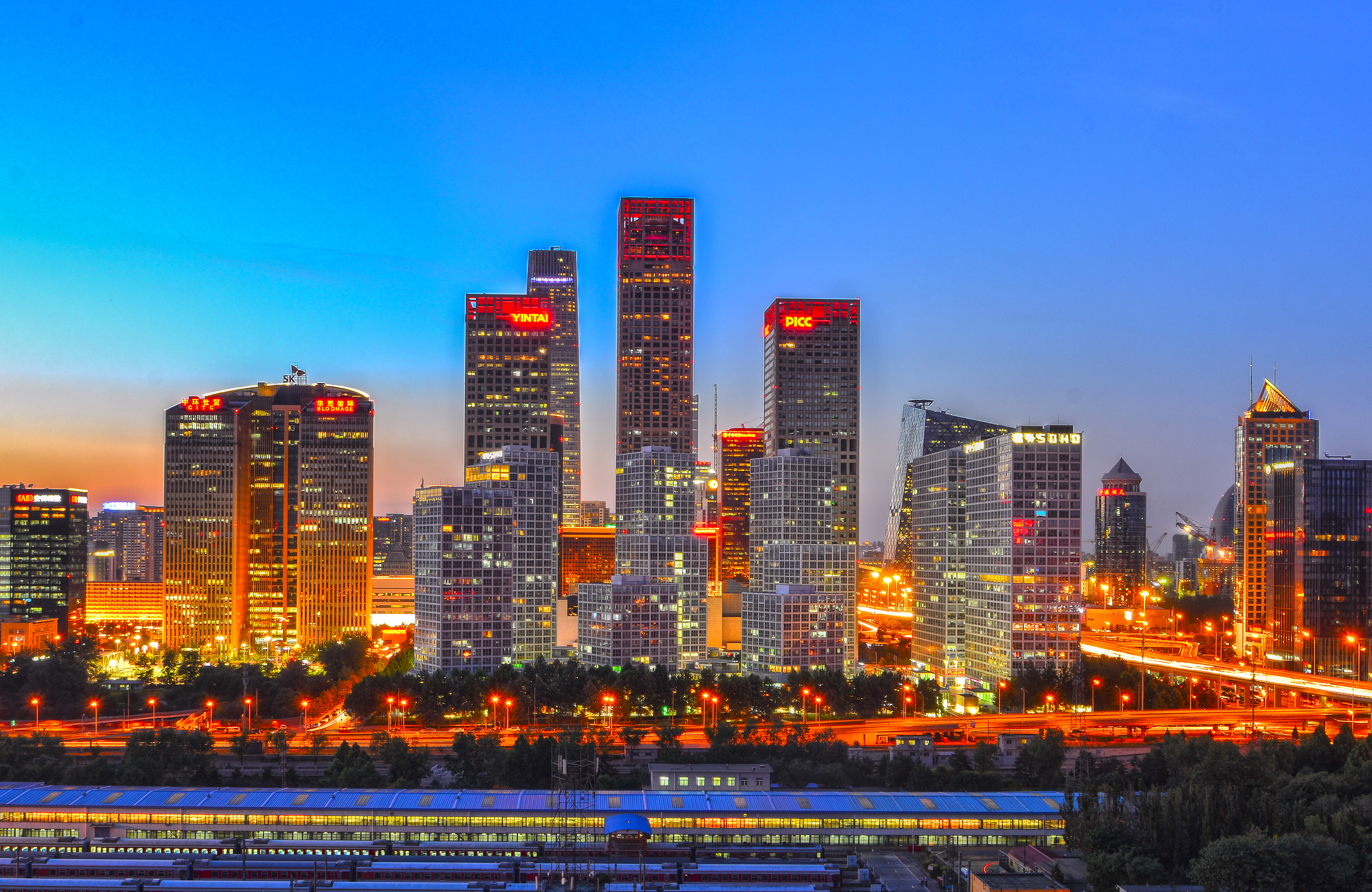 他曾是京城最土豪地产商，旗下23家公司破产重整，逾两千亿待还