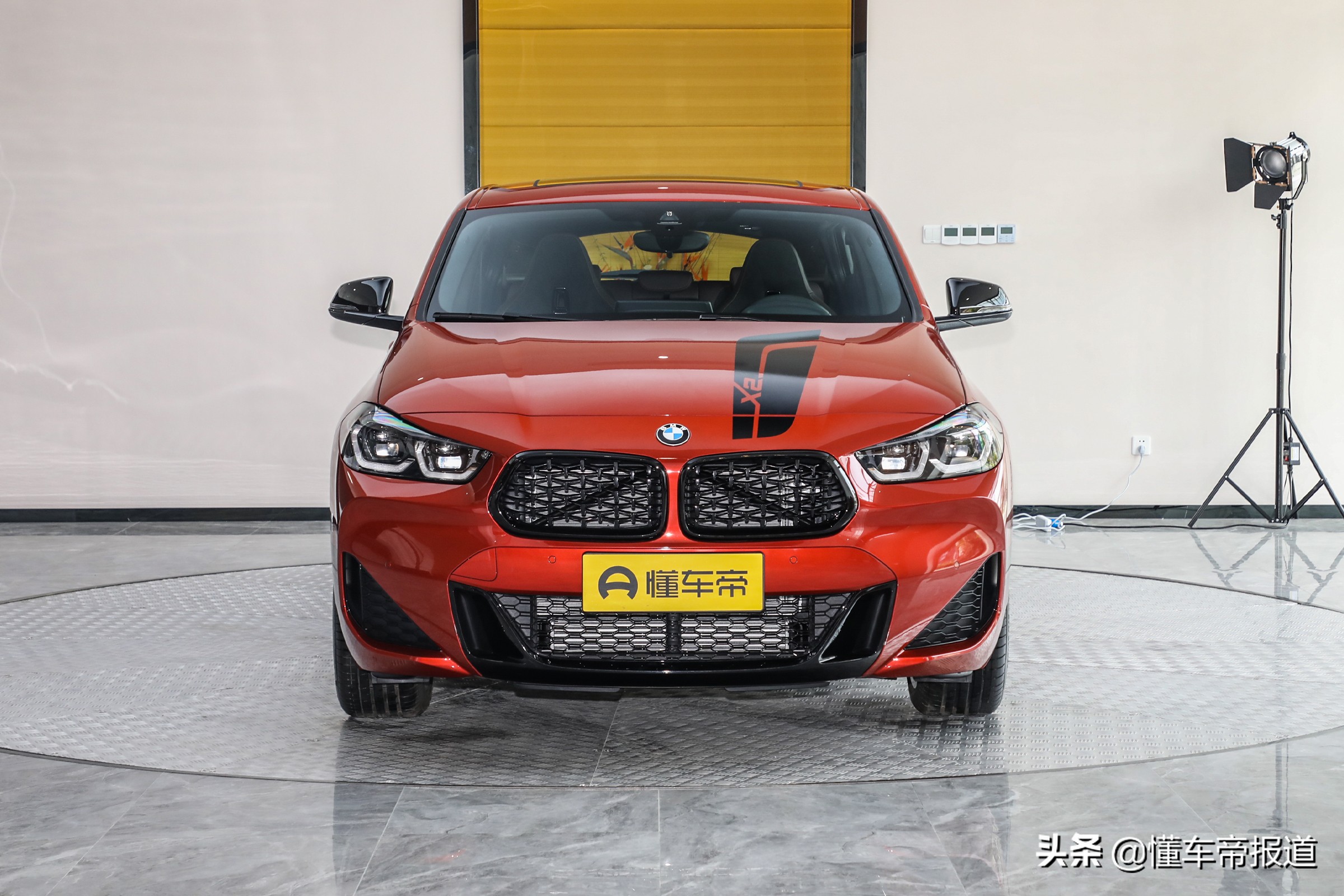 [懂车帝原创 2021上海车展] 在2021上海车展上,2021款宝马x2的耀夜版