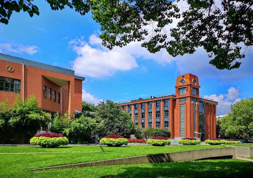 两所大学名字“一字不差”，但办学方向大不相同，考生报考要谨慎