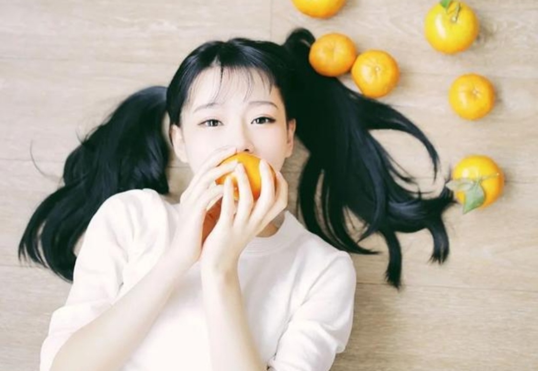 女人忍不住想你，才会发出这些“暗示”，男人别看不明白