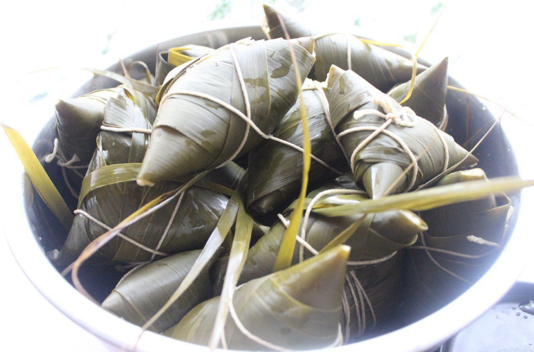干粽叶怎么处理才能包粽子？切记不要直接入锅煮