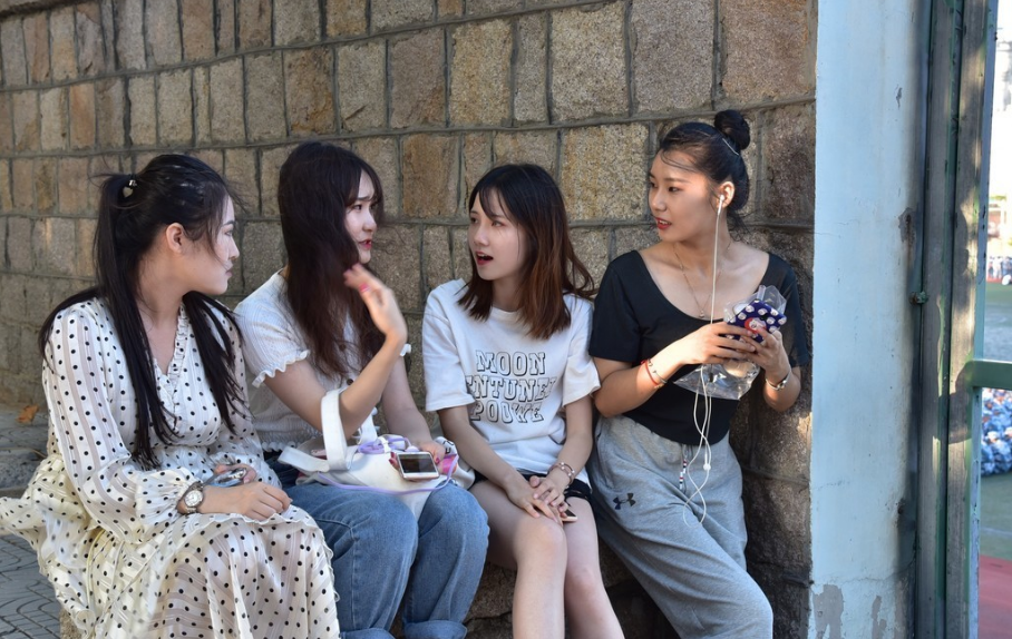 大学四年，孩子花钱如“流水”，算下来数目不小，都花在哪里了？