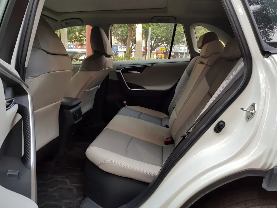 RAV4怎么就吃香了，是因为TNGA、混动系统还是麋鹿测试？