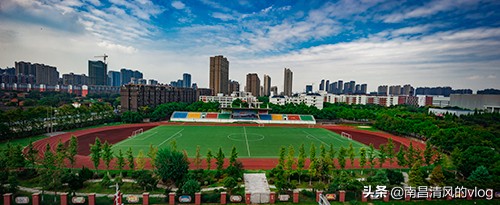 南昌莲塘一中怎么样？是不是重点学校？值得就读吗？