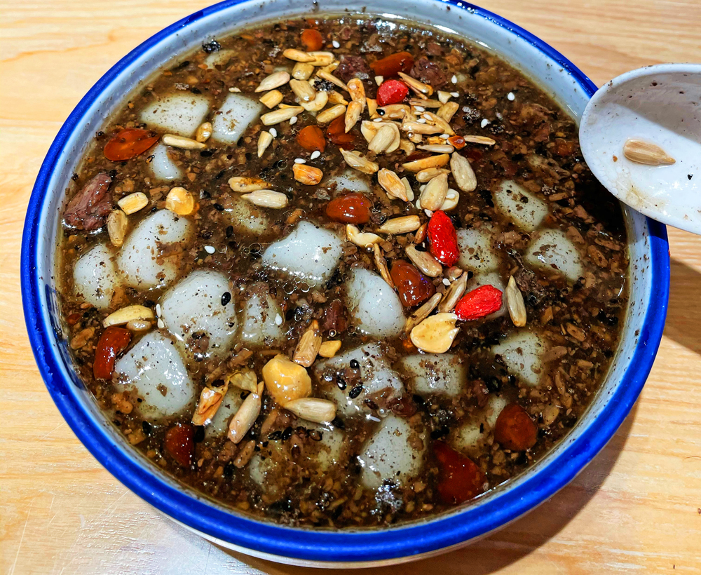 重庆涪陵有一种美食,看起来像黑暗料理,实则营养丰富