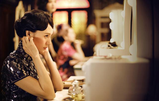 旗袍别瞎穿，太干瘪没韵味，太丰腴不遮肉，能驾驭的都是气质女神