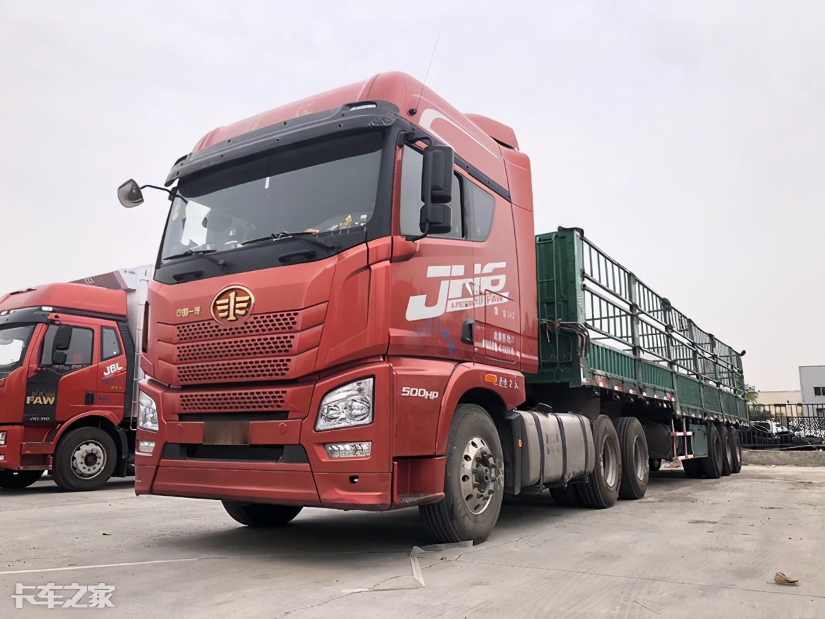 国三淘汰没钱买新车,看看这台2年的二手解放jh6牵引车咋样?