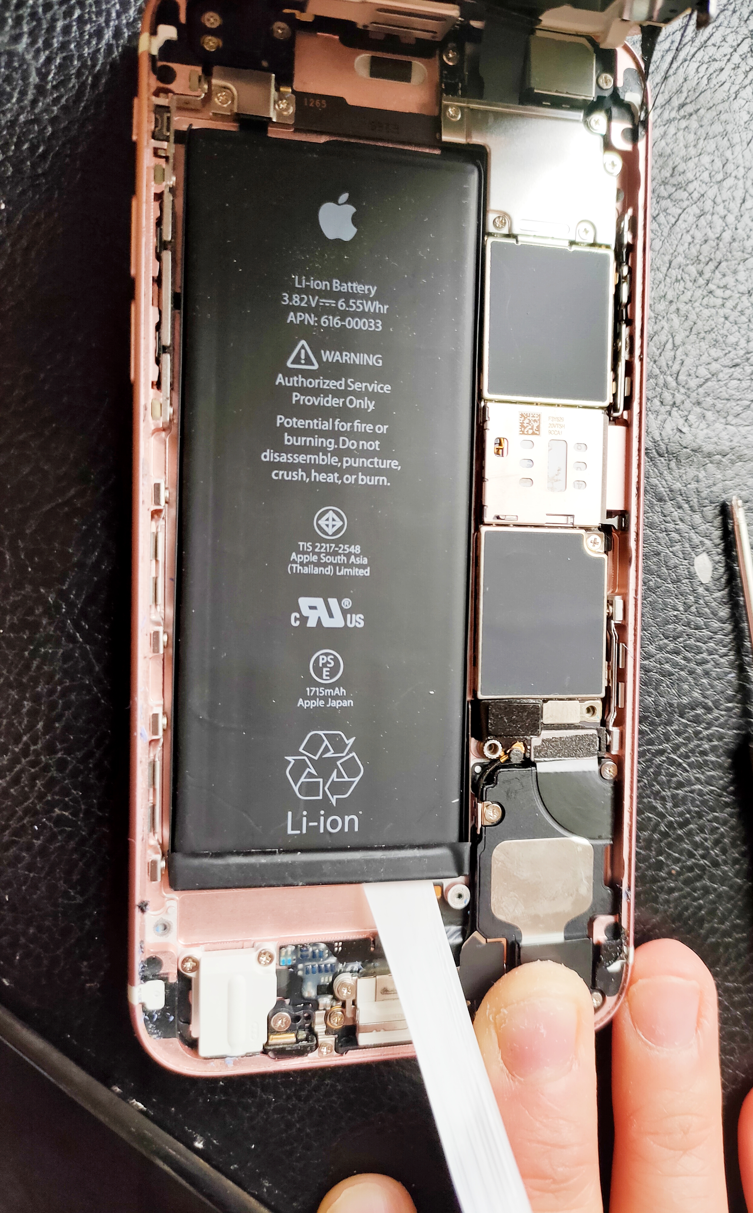 22元的iPhone 6S电池的开箱以及更换心得