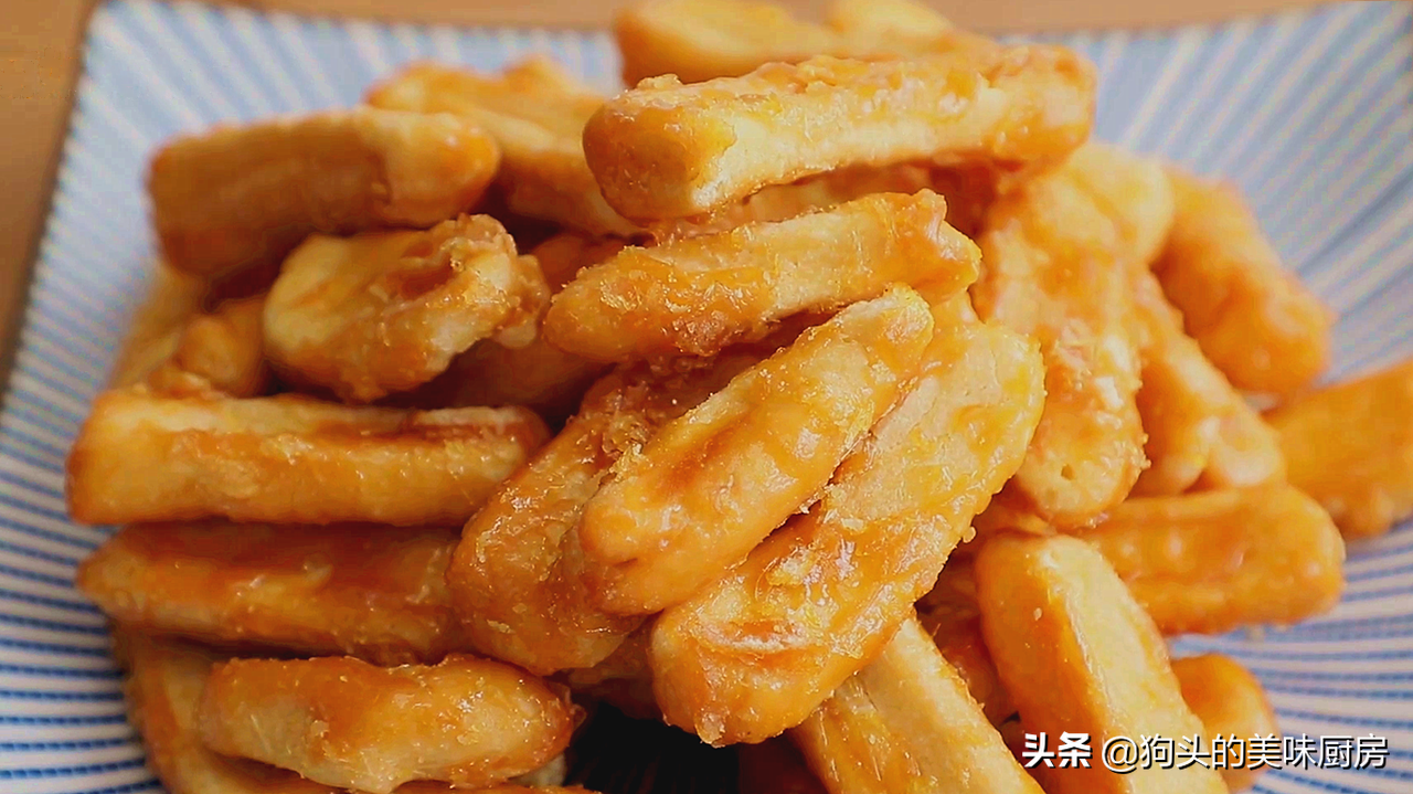 家里有鸡蛋就能做的鸡蛋酥，用料简单味道好，入口酥脆香而不腻