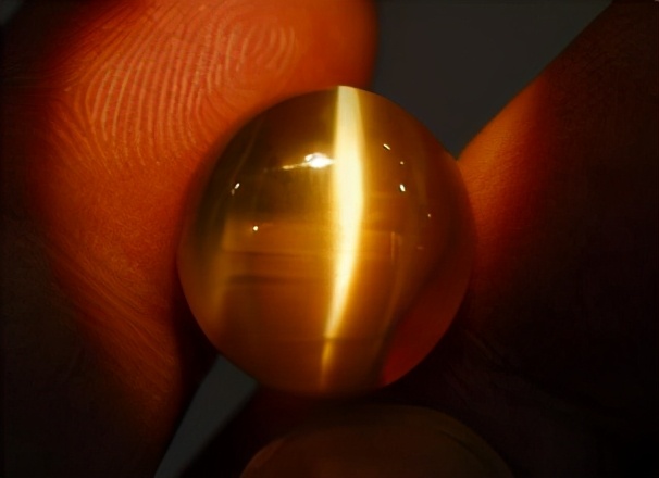 猫眼石是什么 真假猫眼石图片对比照-诚智百科网