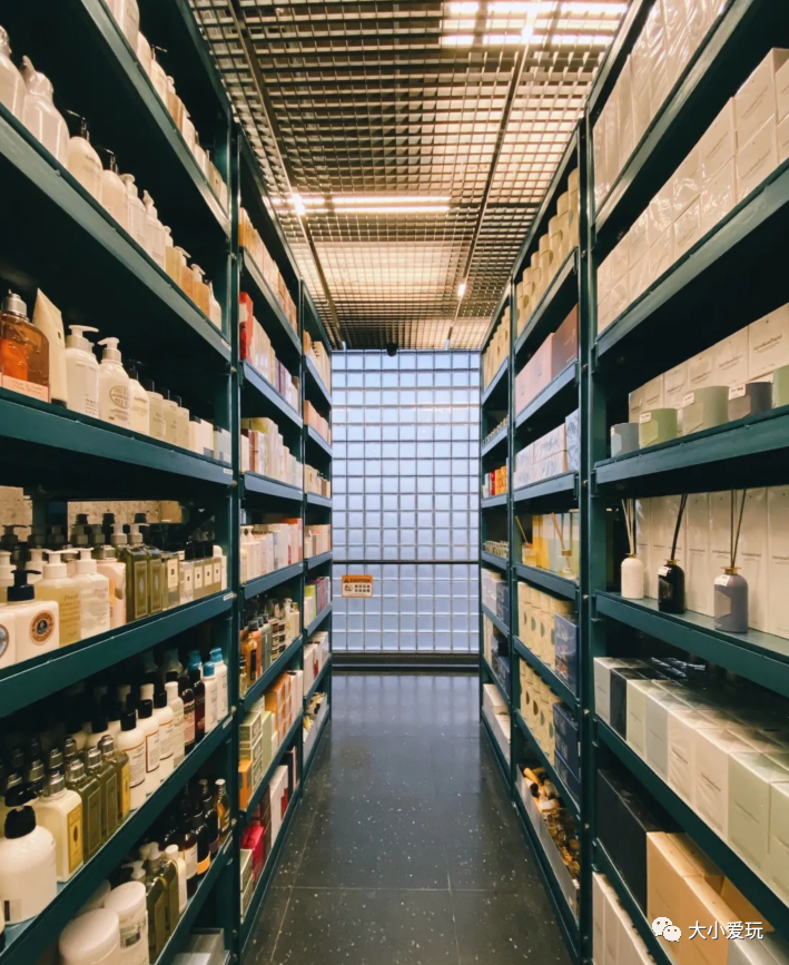 汇集了北京所有叫得上号的折扣店！一折两折起，比某宝还便宜
