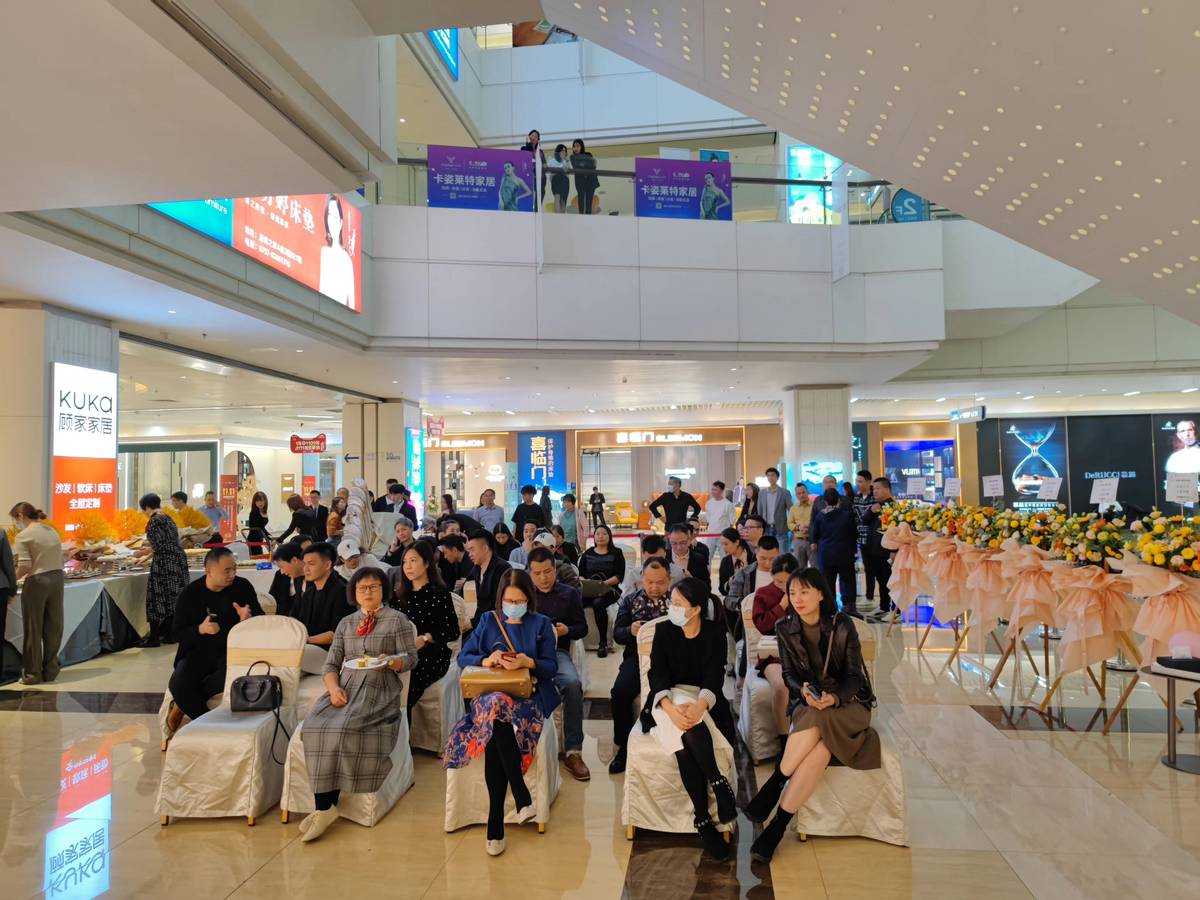 钟意意式极简风？不知去哪拍大片？快来曼凯伦看看