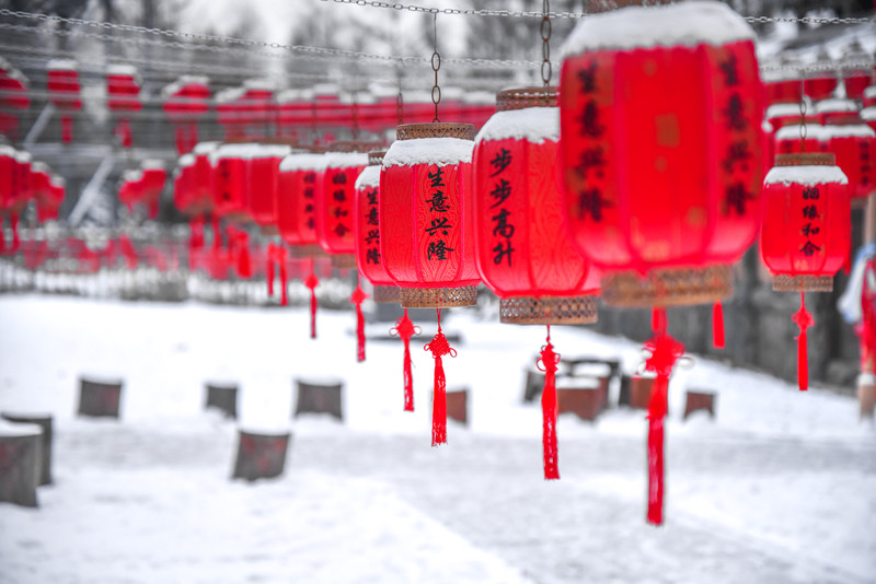 冰雪总动员，玩转长白山：一山一水，体验“世界级”冰火两重天