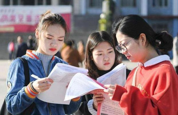 一、二本同时存在于一所大学，毕业证又没区别，学生吐槽意义何在