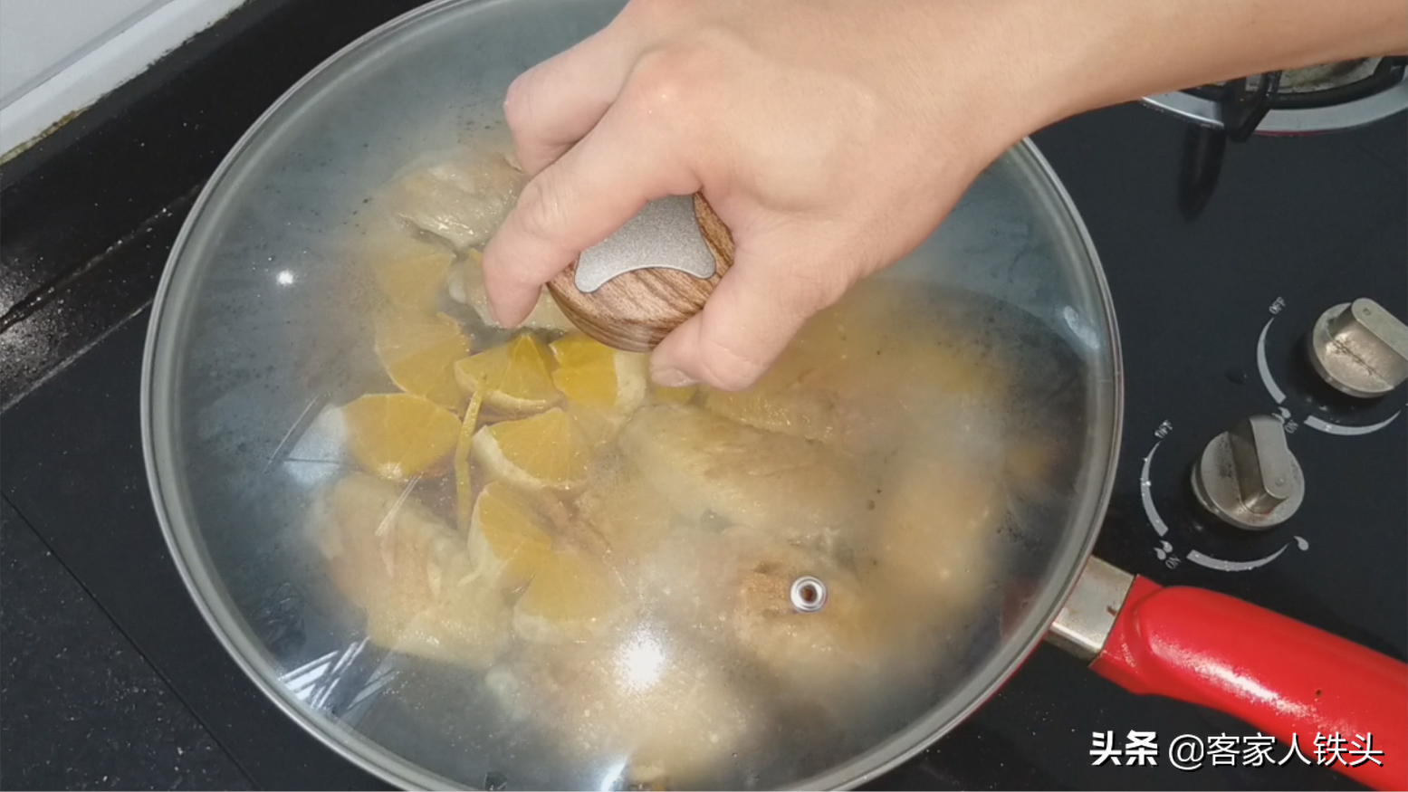 鸡翅加1个橙子，实在太好吃了，做法简单好美味，比可乐鸡翅好吃