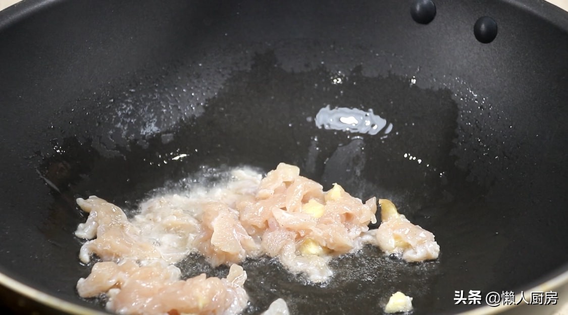 豆腐遇到它就这样炖，好吃极了，营养丰富，又鲜又嫩