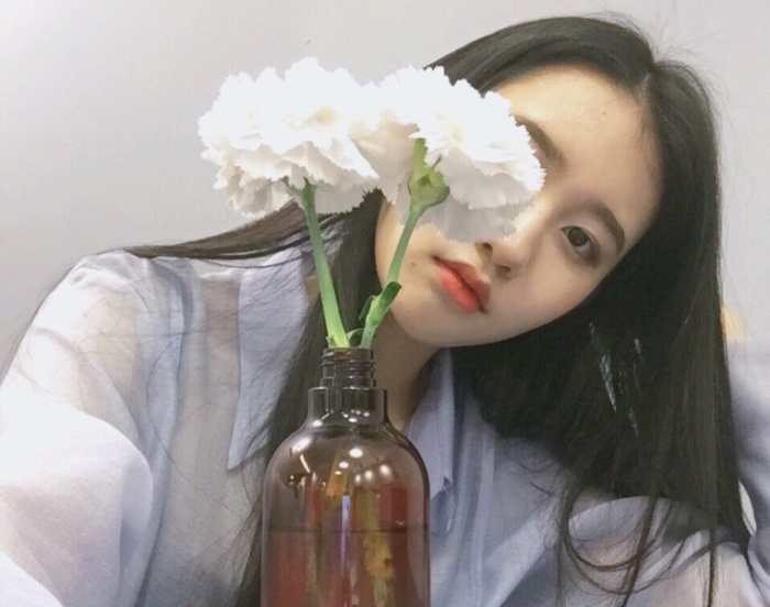 适合发朋友圈的深夜治愈句子，宁愿说我爱你，谁都不是爱情的乞丐