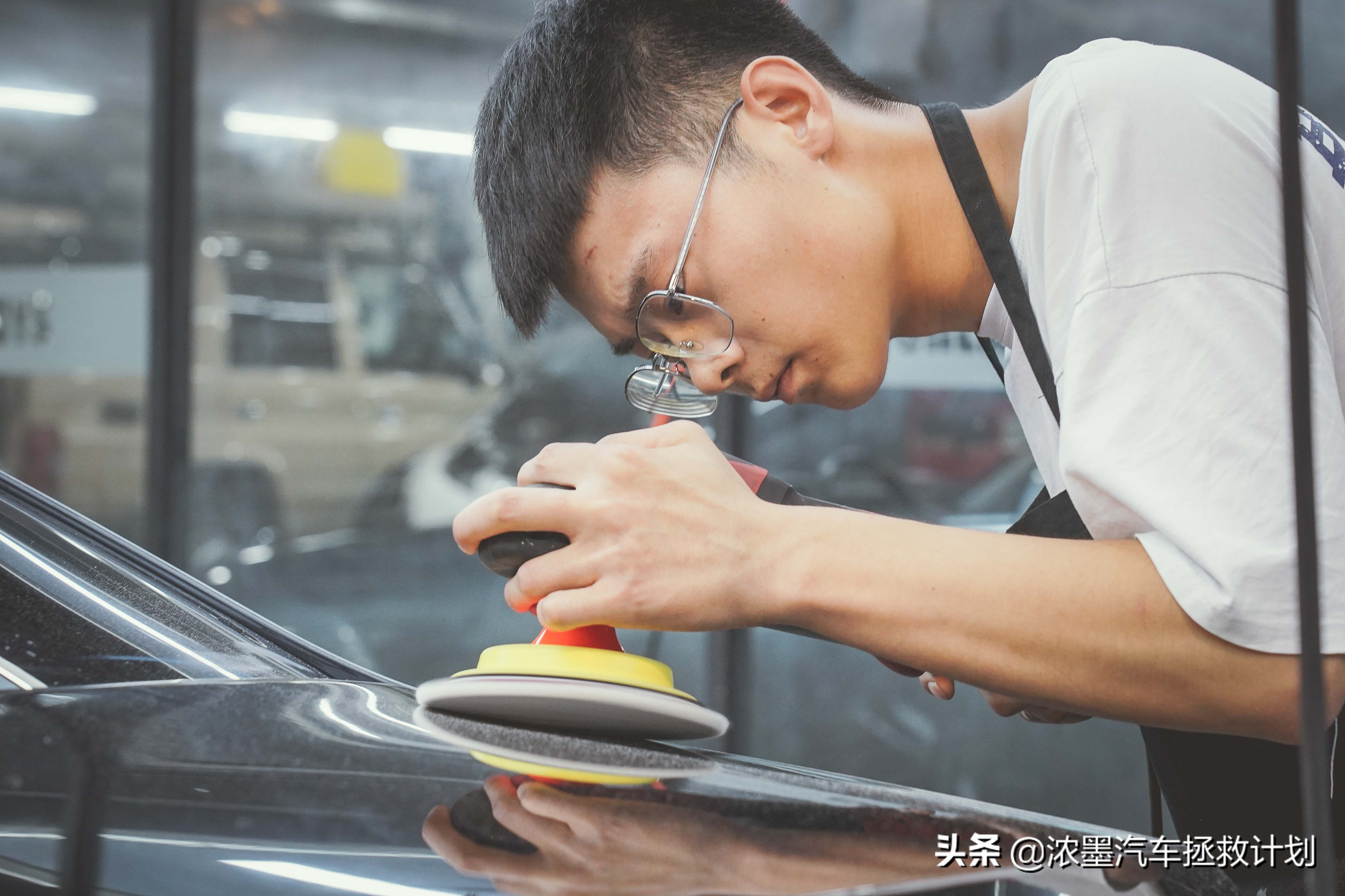 「驾驭科技」整备一台奥迪顶级的豪华旗舰A8，气韵天成的大家风范