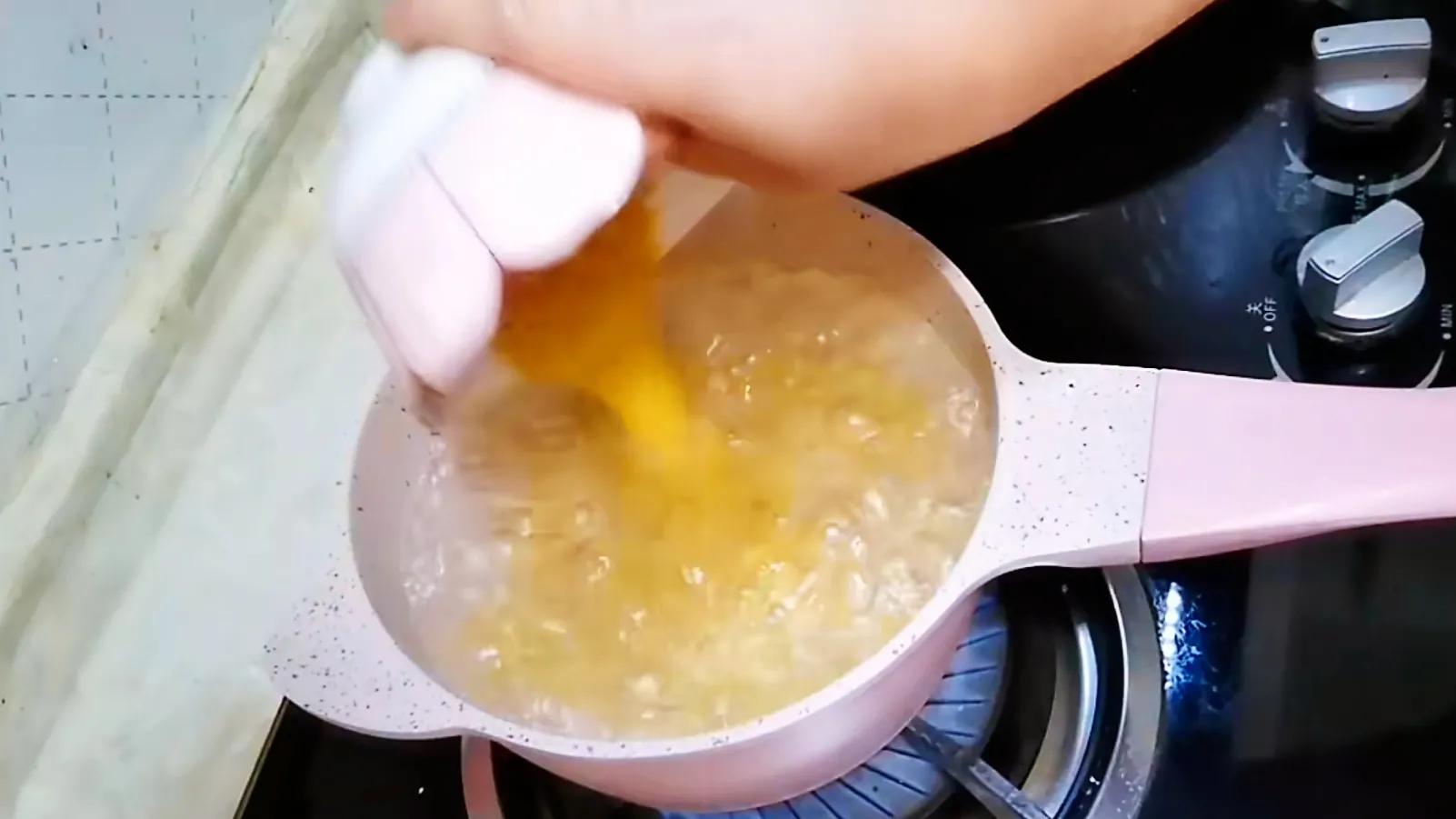 熬小米粥切记不要直接清水下锅，多加2步，米香黏稠，太好喝了