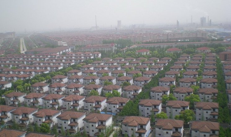“中国第一村”倒下了？曾经家家住别墅开豪车，今负债389亿
