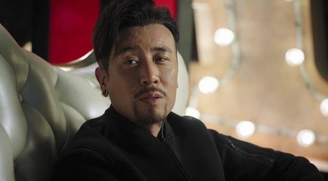 “大器晚成”于和伟的成名往事，有八个哥哥姐姐，吃姐姐奶水长大