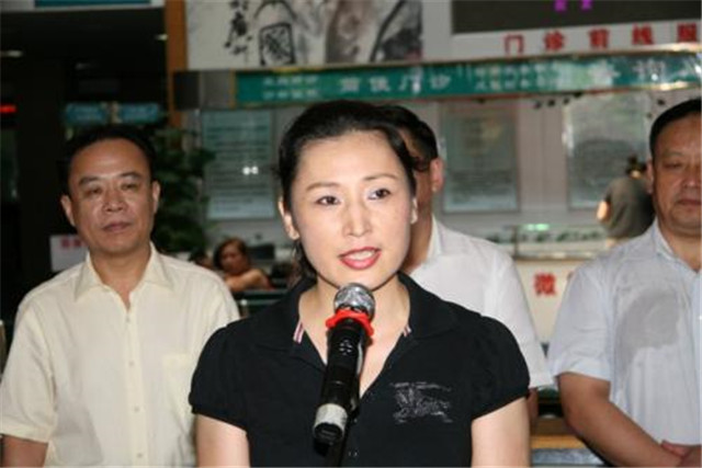 “最美女校长”姜虹：22岁大学任教，49岁成为汕头大学校长