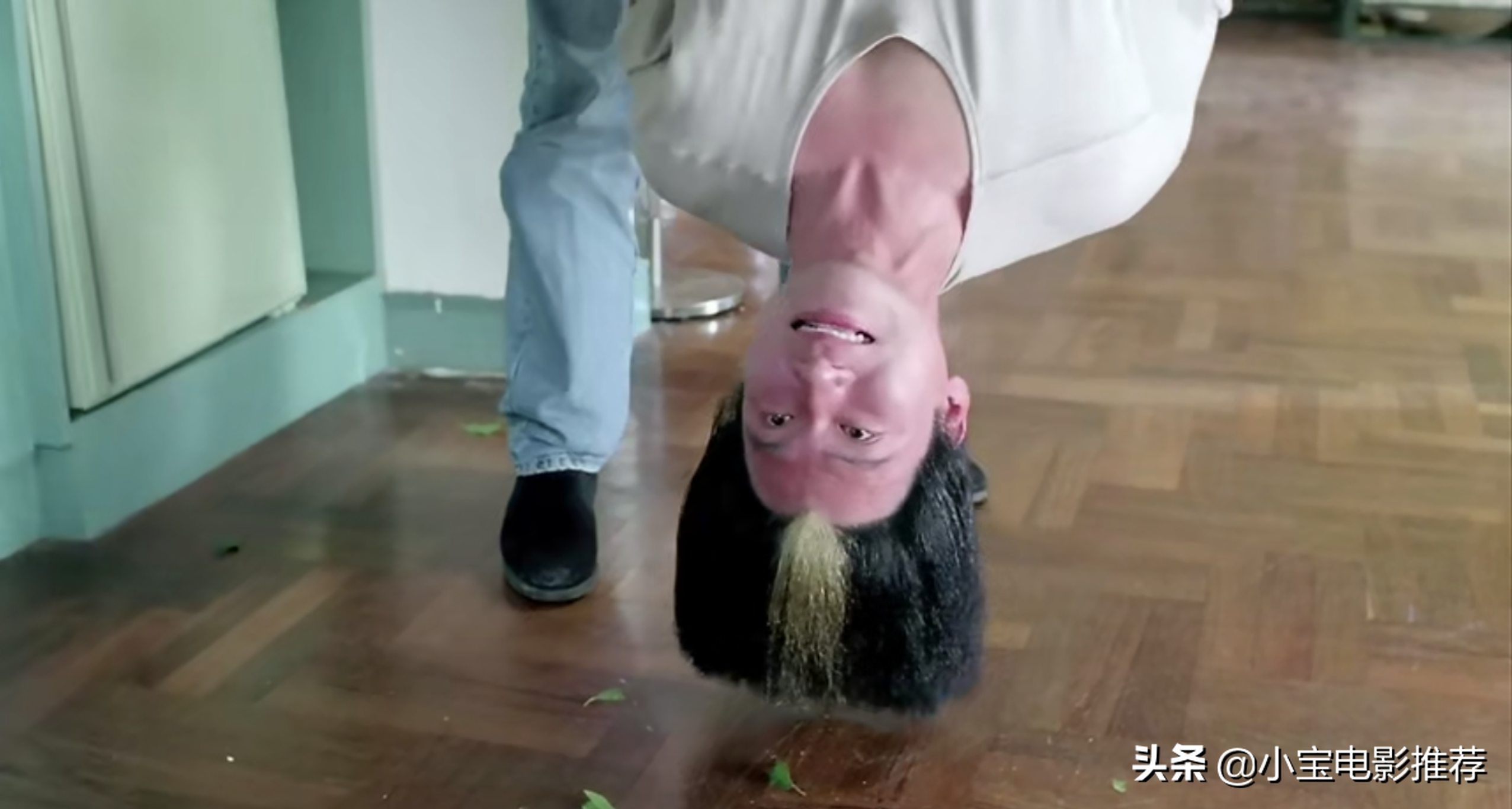 《超级学校霸王》根据街机游戏改编，明星阵容豪华到爆