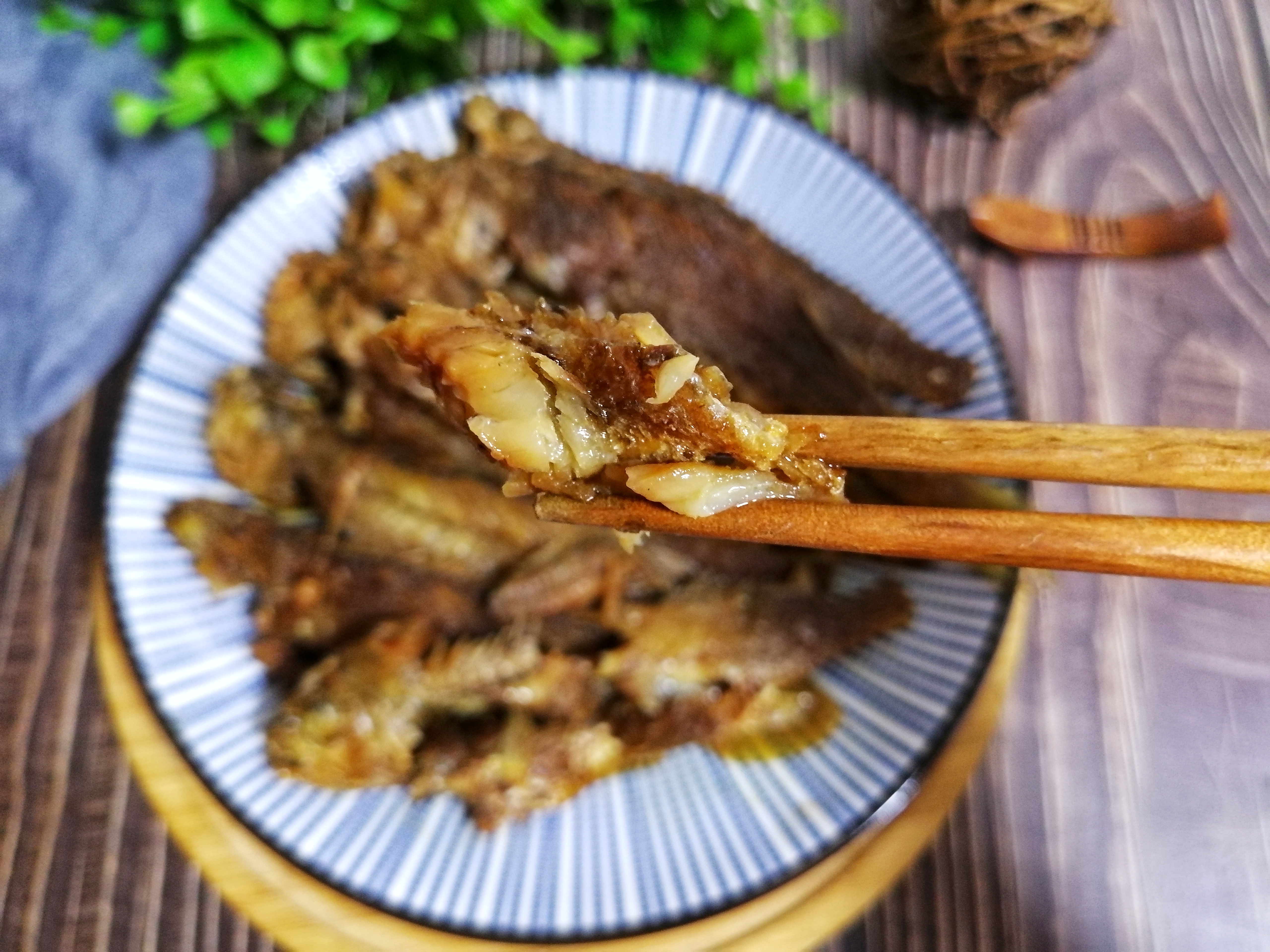 秘制酥鱼这样做，骨酥肉烂入味，5元做一盘，比超市卖的罐头好吃