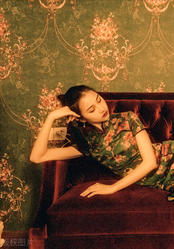 心静如水，写意心灵，诗泉流淌在岁月深处，叮咚出诗意的清音