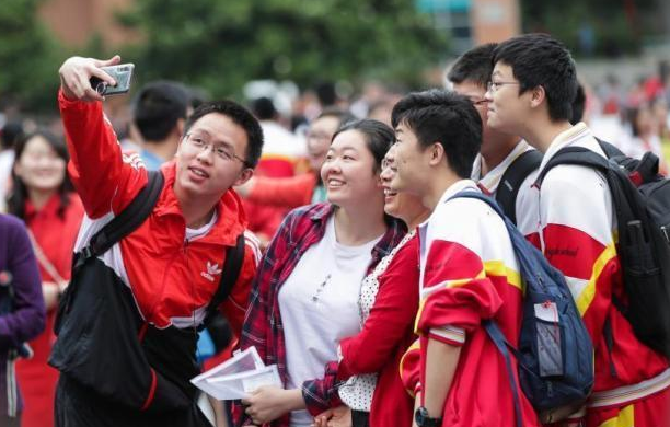 高考为啥不能用统一试卷，确保“公平”岂不更好？事实并非如此