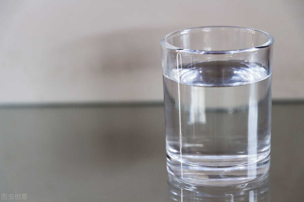 人一天喝多少毫升的水，关于喝水的10个问题？