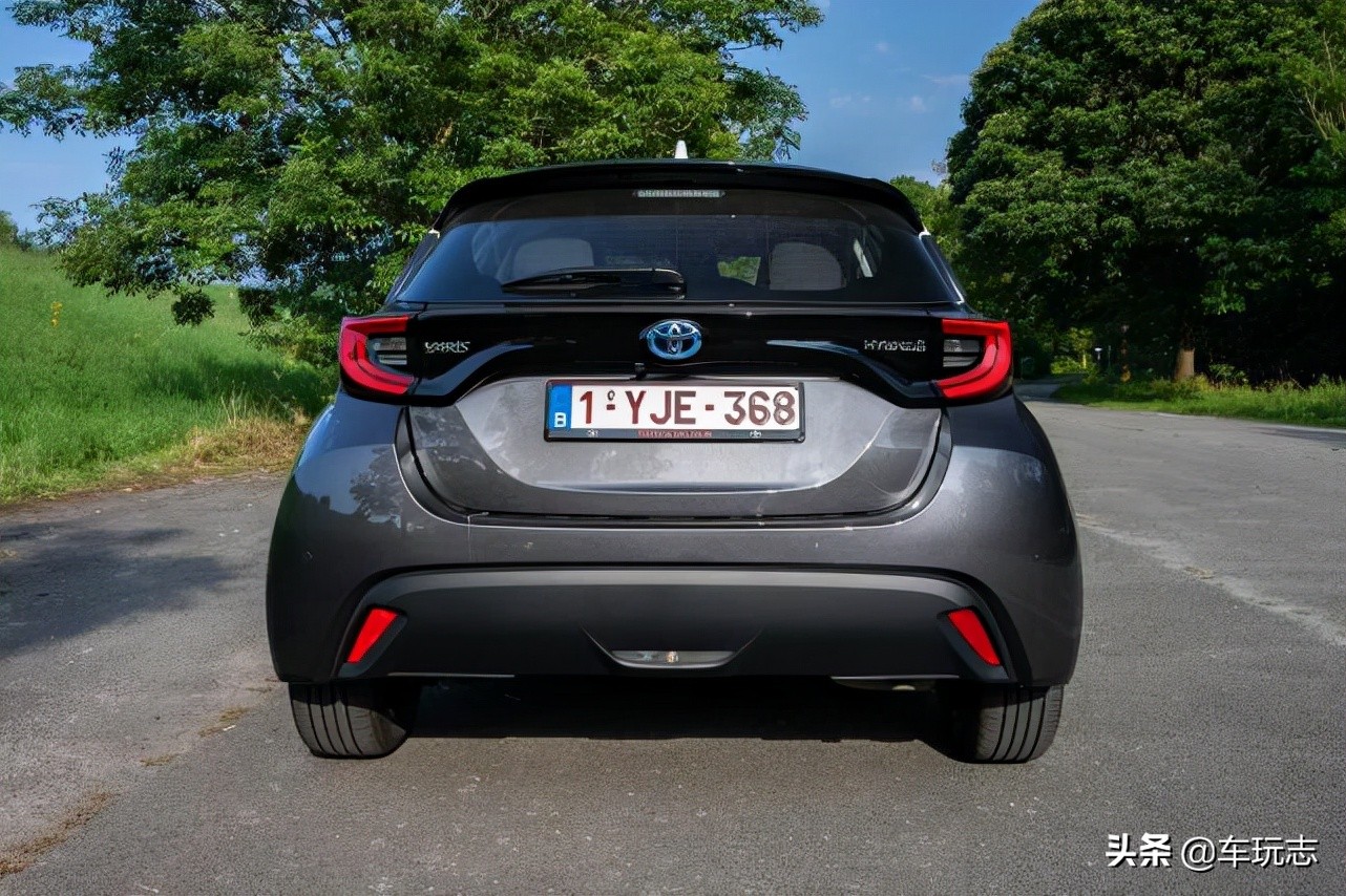 试驾全新丰田雅力士混合动力Yaris Hybrid：微型车的乐趣