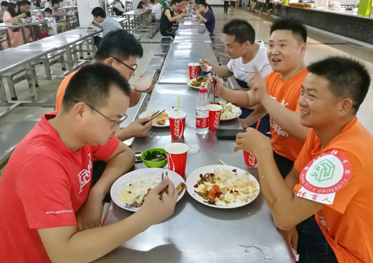 四川大学食堂火了，学生4年不点外卖，光看就忍不住流口水了