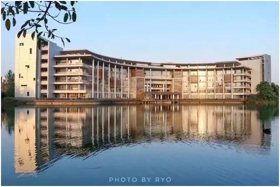 网红食堂、空调宿舍、出门就是地铁站！2019，来西南交通大学就对了！