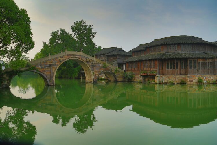私藏在江南值得一去的三大古镇，每个都独具韵味