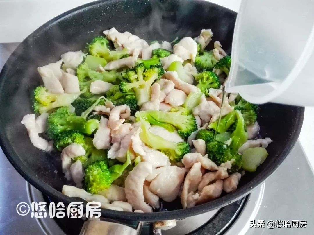 西兰花鸡肉泥，补充维生素最好的辅食，宝宝吃了易吸收好消化