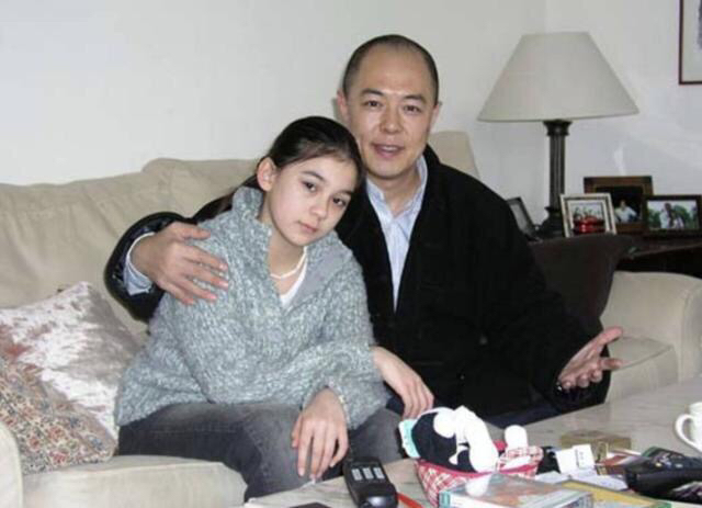 “风流皇帝”张铁林：9个女人3个孩子，他是如何渣完一个又一个？