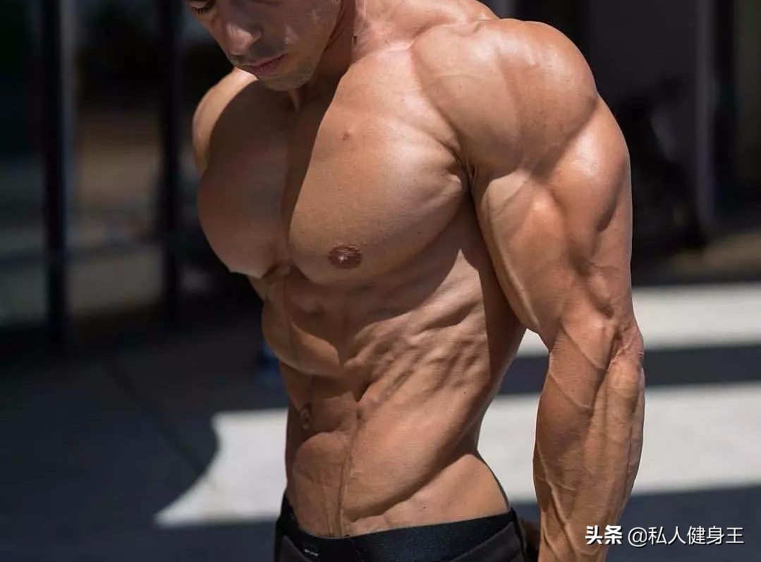 肩部训练，5个动作，打造强壮三角肌，让肩膀泵感十足